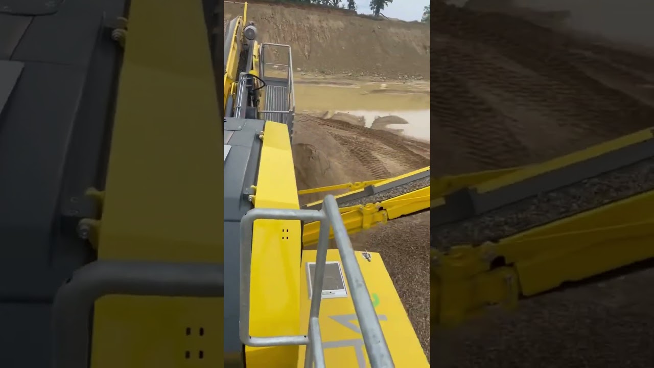 Cone Crusher #constructionequipment #construction #conveyor #conecrusher #cone #keestrack