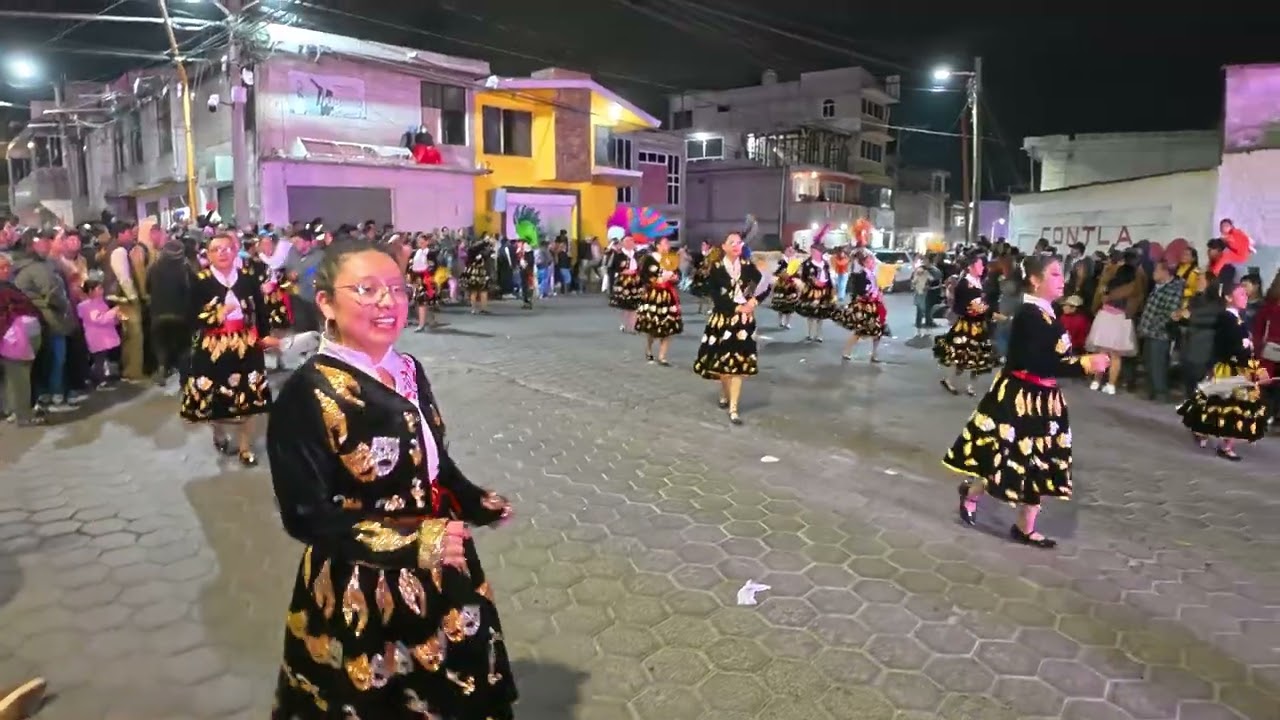 PRIMER DESFILE NOCTURNO DE CAMADAS ESTATALES.  (4)