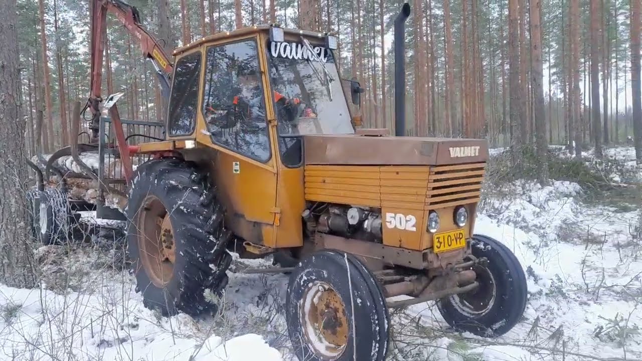 Valmet 502 & hakkisouvari 2400A