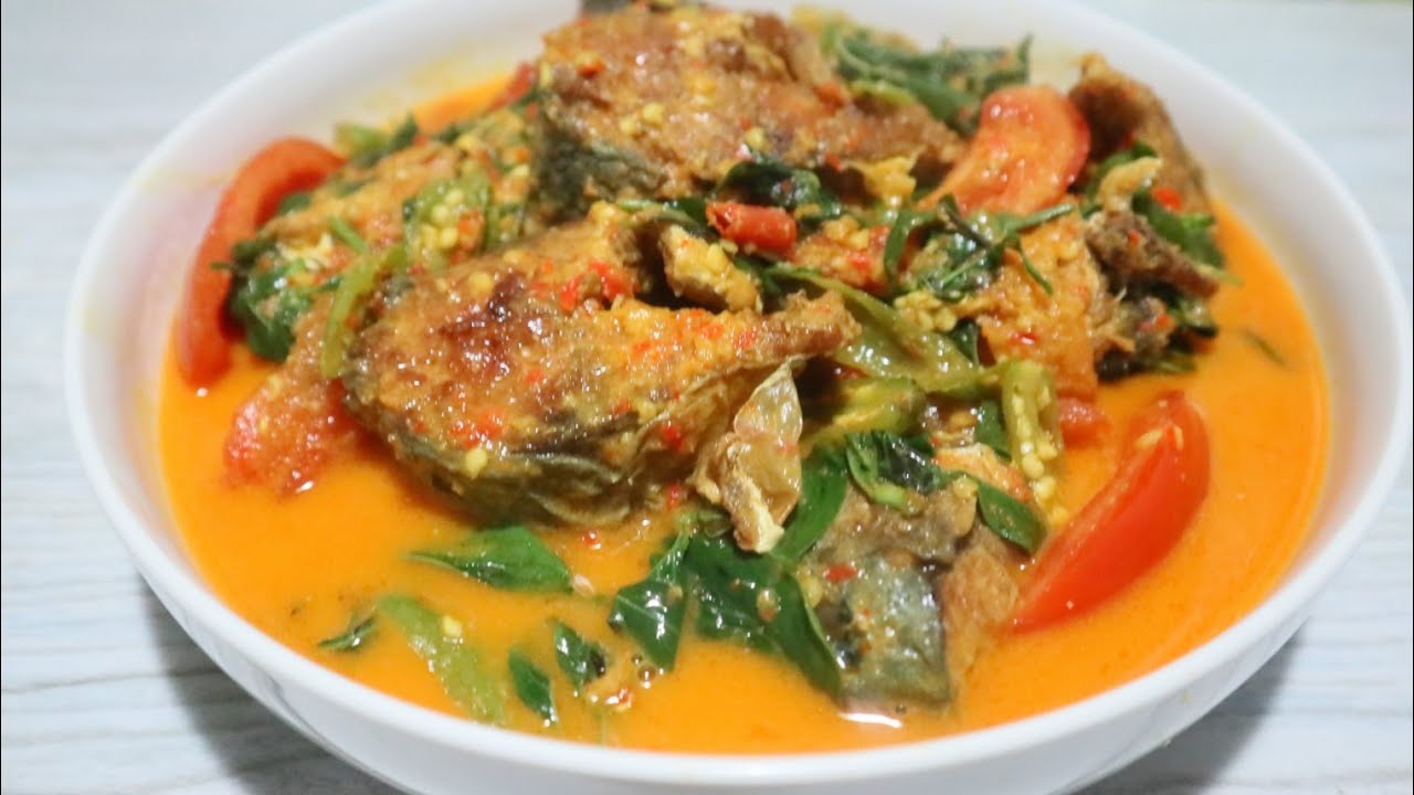 SIAP-SIAP NAMBAH NASI SEBAKUL RESEP TONGKOL BUMBU KUNING PALING ENAK