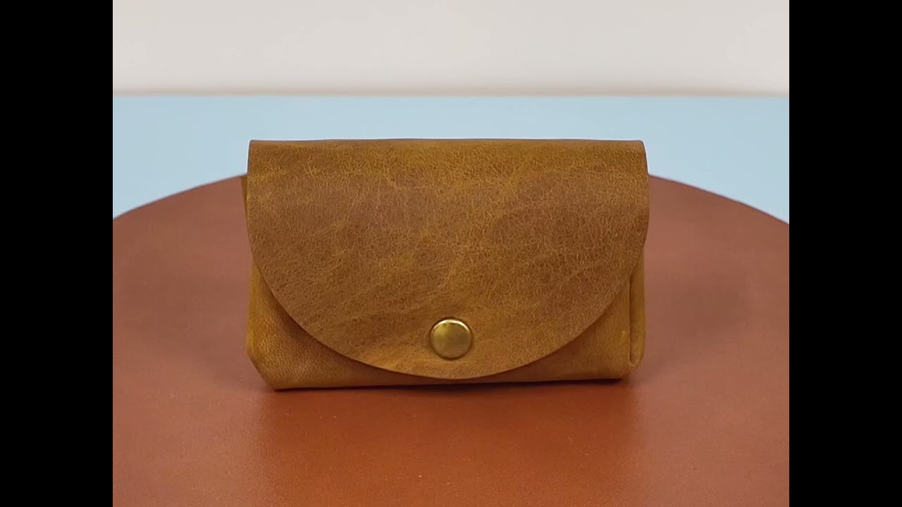 Minimalistic leather wallet for women and men. Unisex design. Made in Germany. Ocragelb Slim Pouch