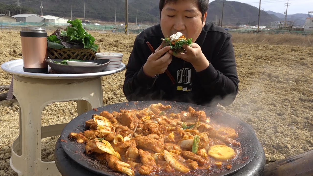 비주얼로 식욕 증가~ 가마솥 [[닭갈비(Spicy Grilled Chicken)]] 요리&먹방!! - Mukbang eating show