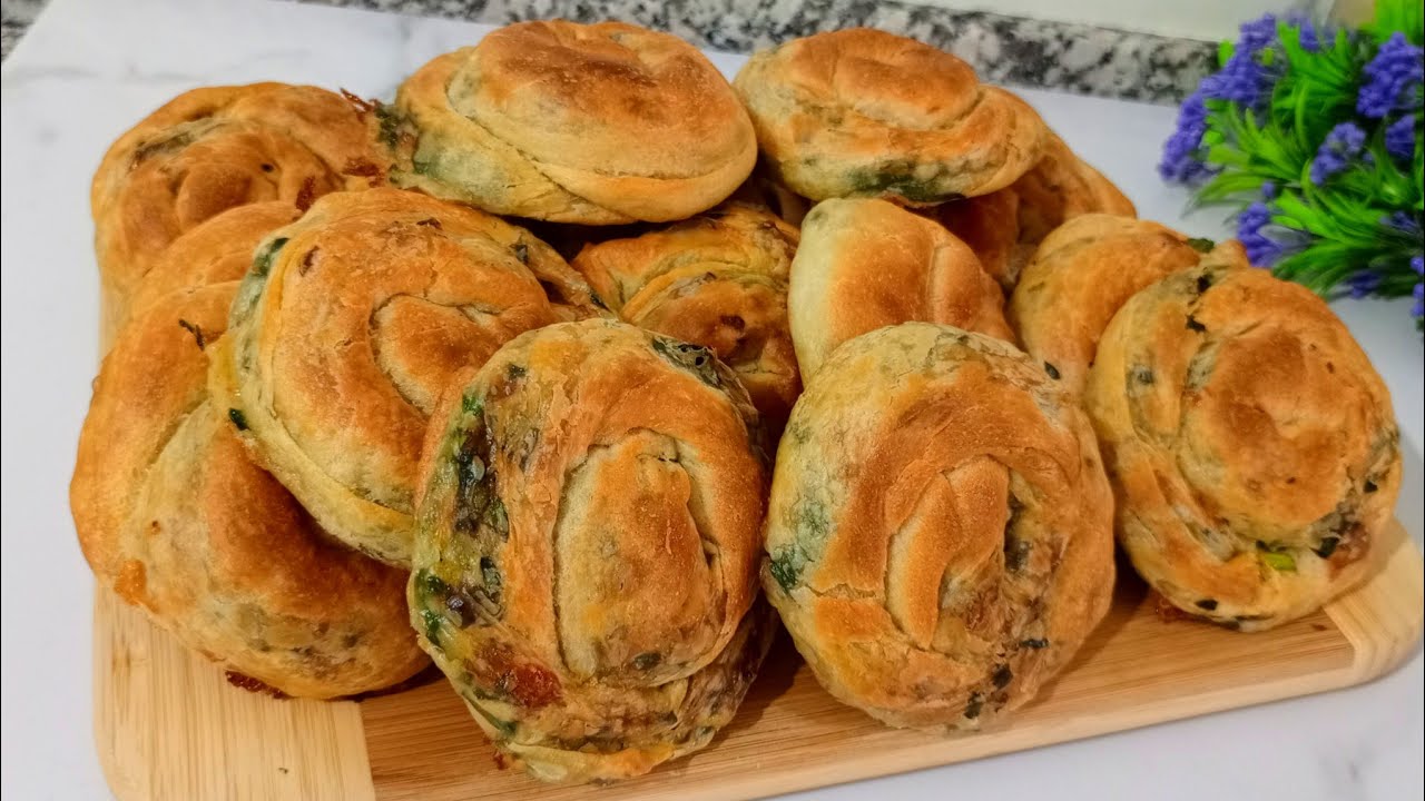 BU YÖNTEMLE Oklavasız Merdanesiz  😱 Yarım Saat İçinde İki Tepsi Ispanaklı Börek Hazırladım  🎉