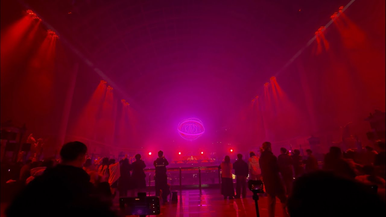 [4K 60] [롯데월드] 2025.12.31 라이트 업 카운트다운 파티 파트 3(DJ EDM 파티)
