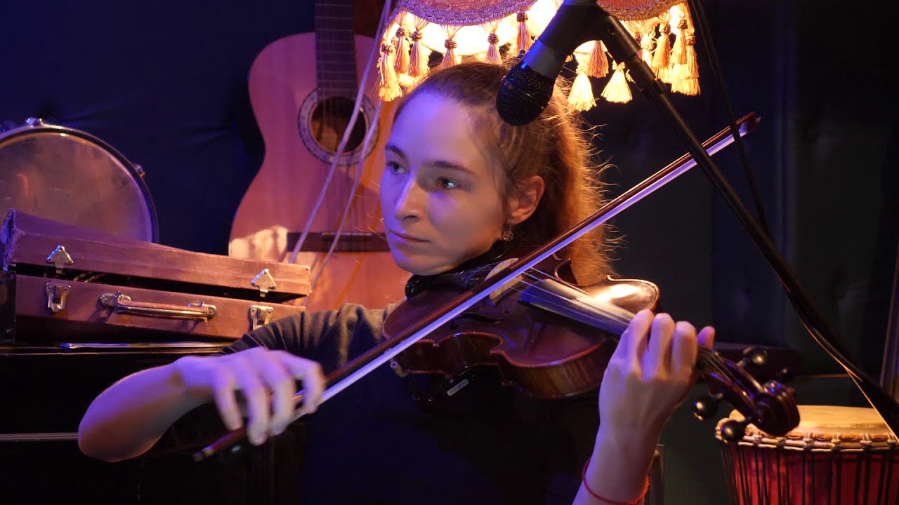 Schiarazula Marazula & Ev sistr / Spiel De Trois