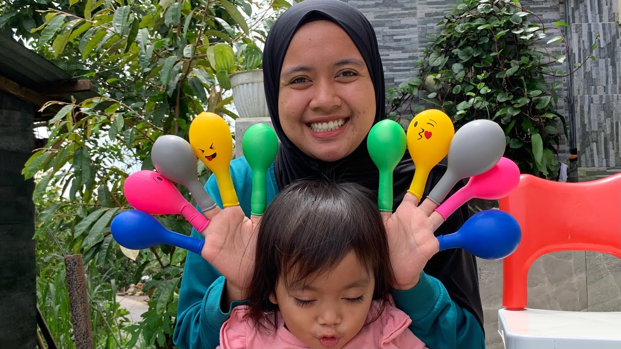 BALONKU ADA LIMA | BIANCA BERMAIN MENGISI AIR DALAM BALON DAN MELETUSKAN BALON