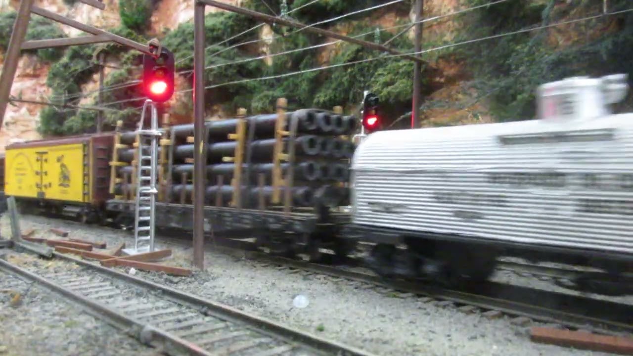 Great Northern Railway: UP 2 tone grey 4 6 6 4 42 car freight at Skykomish