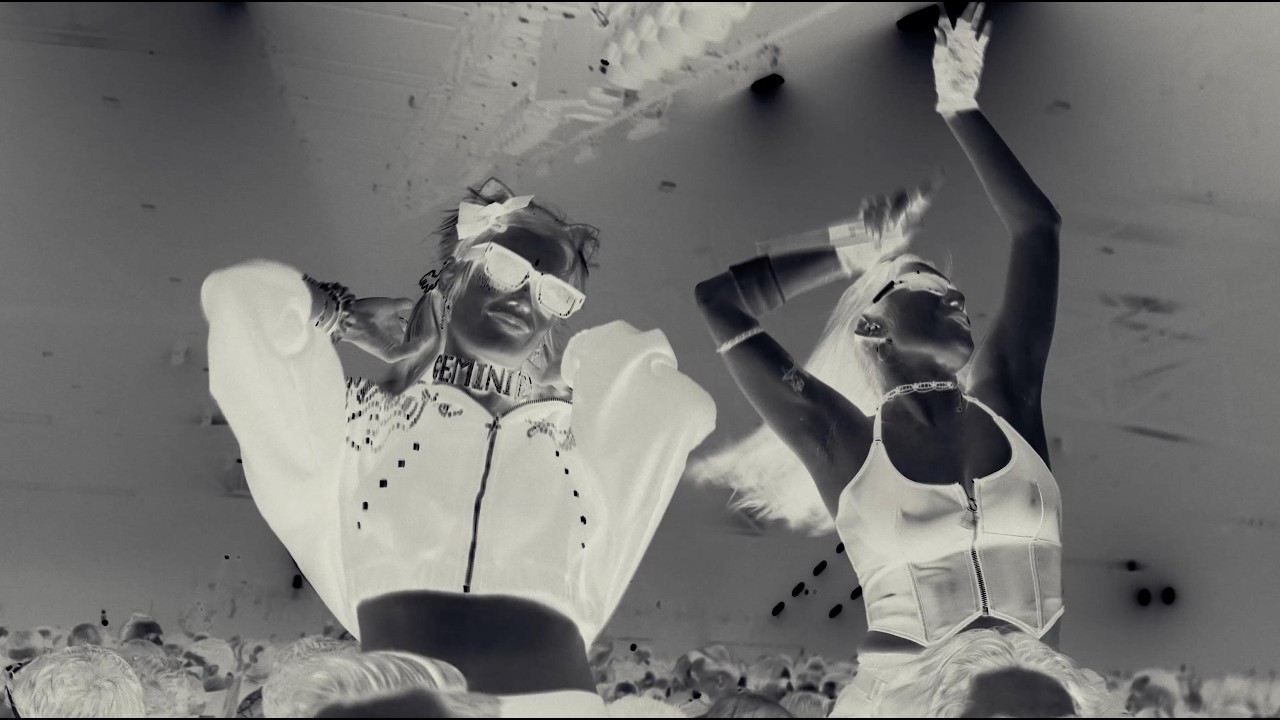Dimitri Vegas & Like Mike x Marlon Hoffstadt x DJ Konik - Makina Time (Official Music Video)