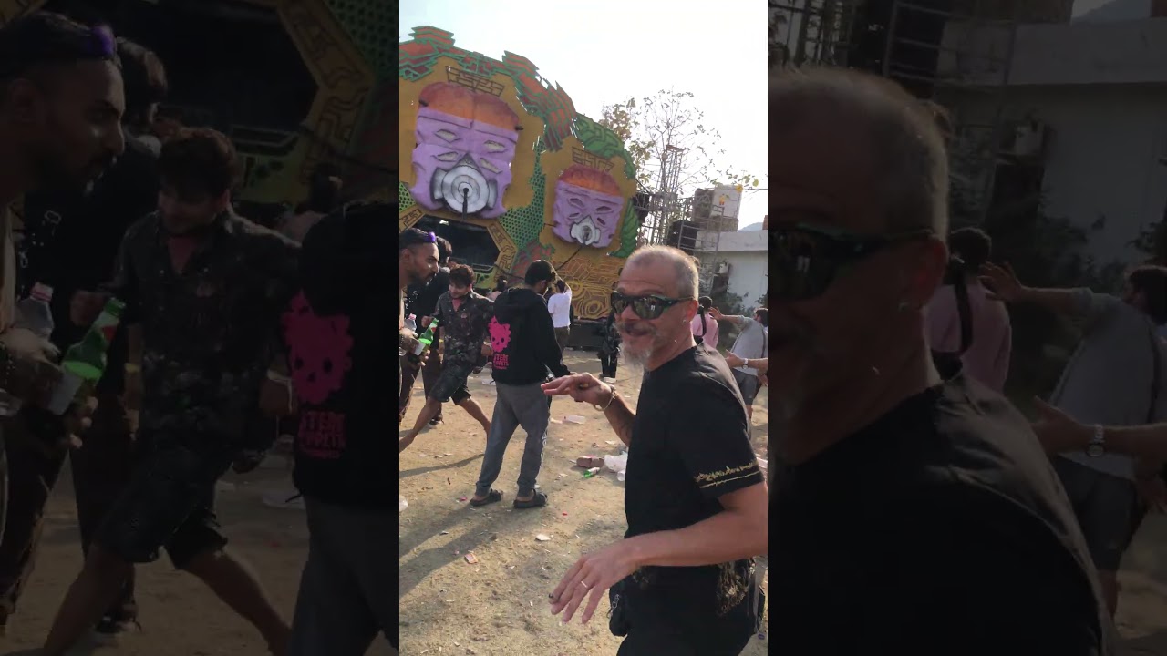 Sectio Aurea Dancing at Karan Manvantra Set at Holi Pushkar