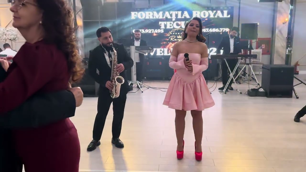 Formația Royal Tecuci-Jos pălăria pentru femei 