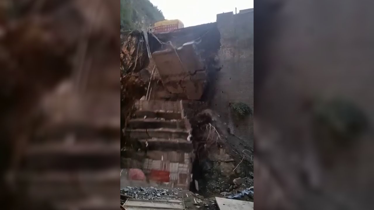 Ramban: Jammu -Srinagar Highway blocked As retaining wall of Bridge Collapses