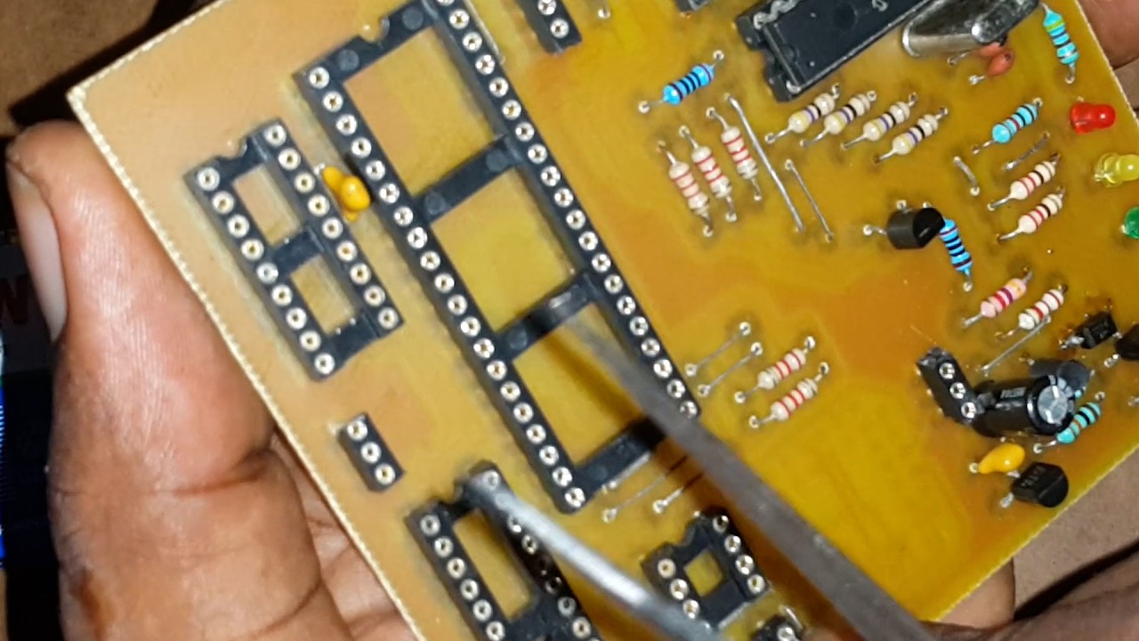 Arduino ! ⚠️ Ce Programmateur des Microcontrôleurs PIC est une ALTERNATIVE pour les Electroniciens