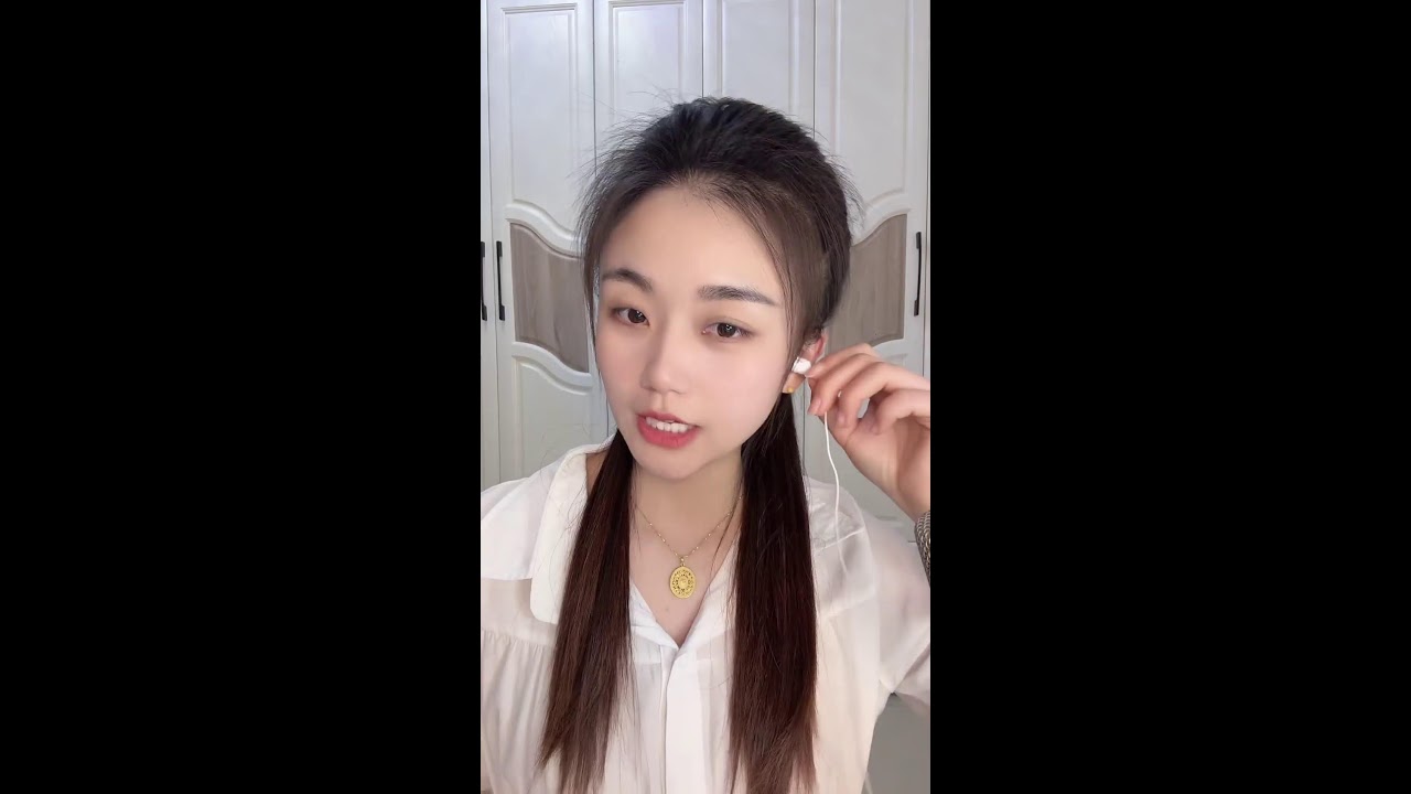 莹莹在摆摊