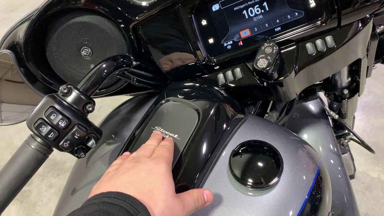 2021 Harley-Davidson® Street Glide® Special Gauntlet Gray Metallic / Vivid Black Capitol H-D®