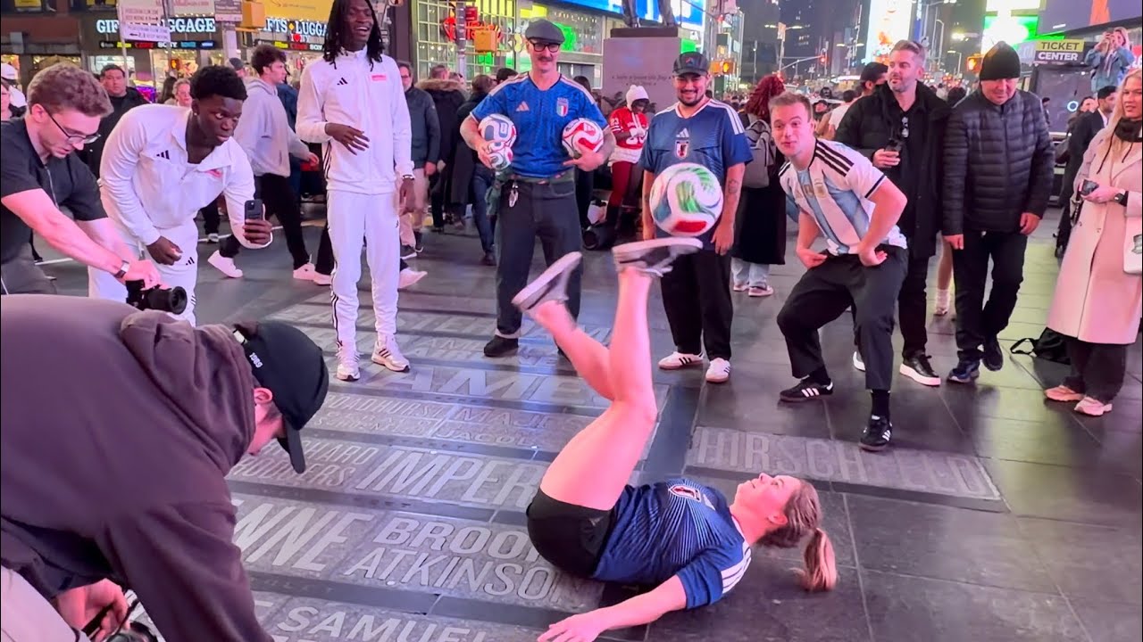 Times Square Friday Night Walking Tour | NYC Nightlife in 4K
