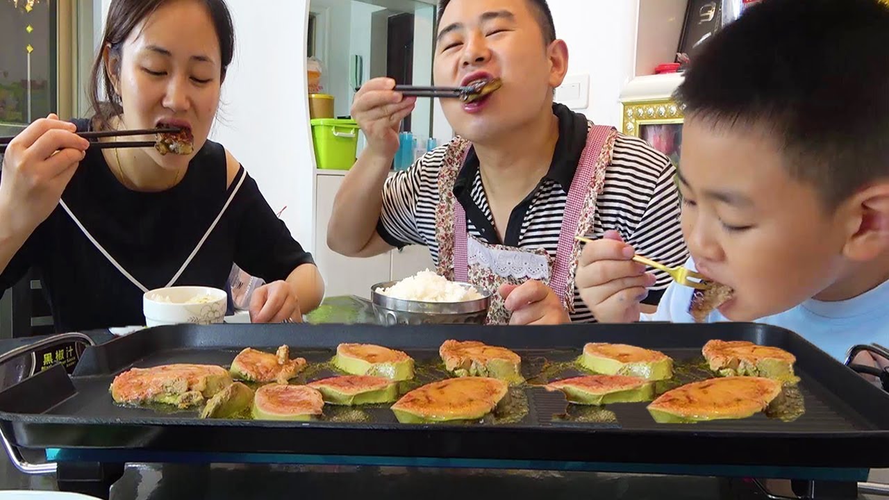 【超小厨】300元1块的法国鹅肝，小厨用烤盘煎，最接地气吃法，名贵食材确实好吃！