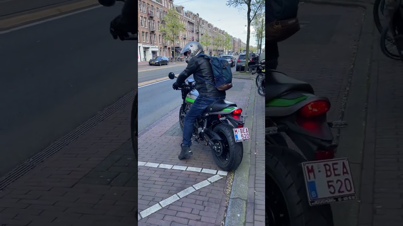Kawasaki Z900 RS caferacer on the Rusty Gold Moto Catwalk 