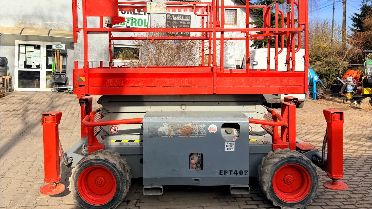 Podnośnik terenowy  SKYJACK 6832 RT, napęd 4x4, silnik KUBOTA 3 cyl diesel, 9.7m podnoszenia 