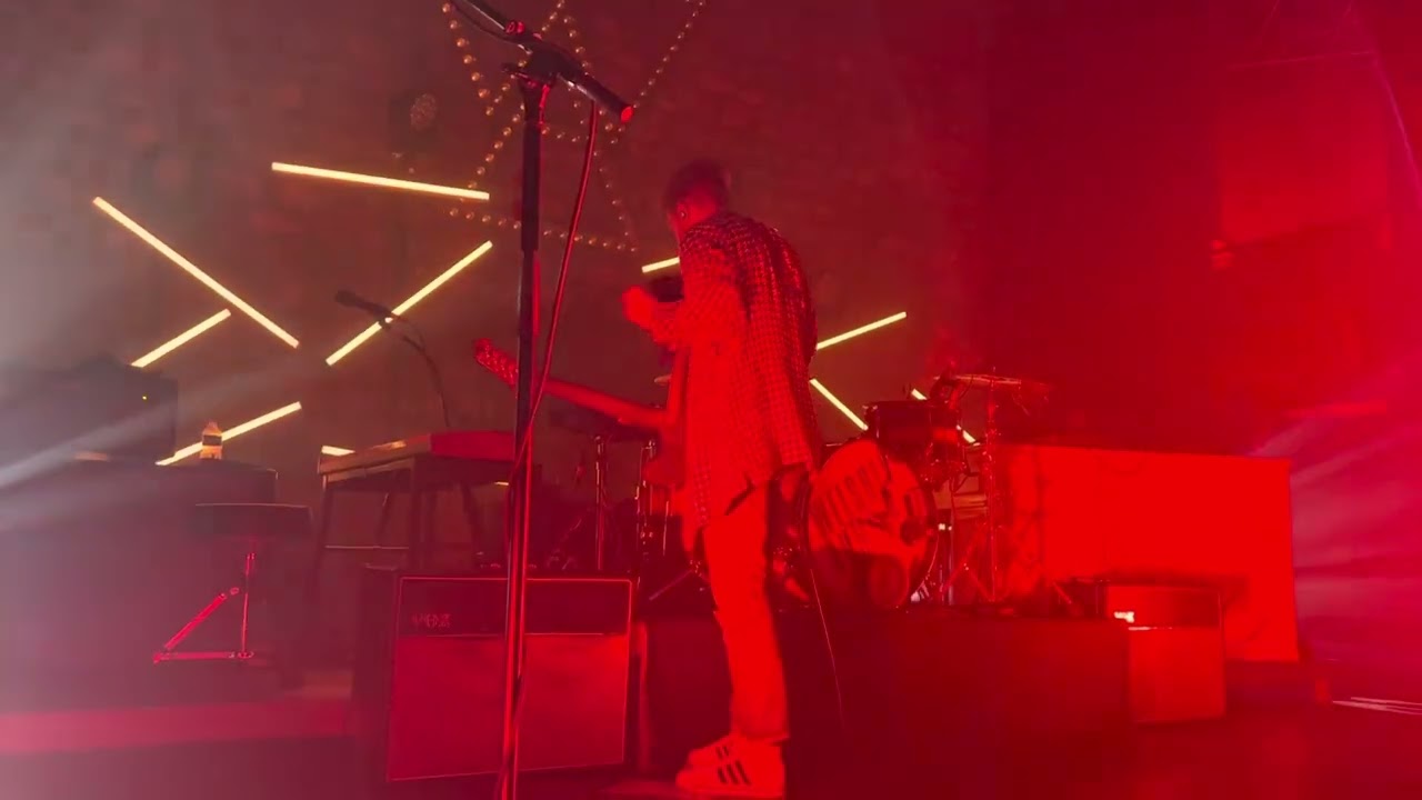 Welshly Arms « I Surrender » 29042023 Café de la Danse Paris France