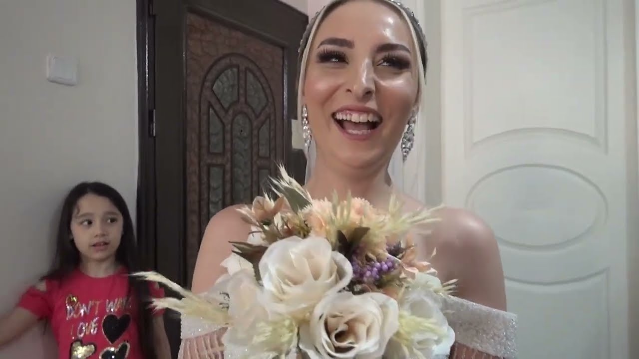 ÜMMÜ AKKAYA  GELİN EVDEN ÇIKIŞI OĞLAN EVİNE GİRİŞ ADETLERİ KAPIYA YAĞ ÇALMA