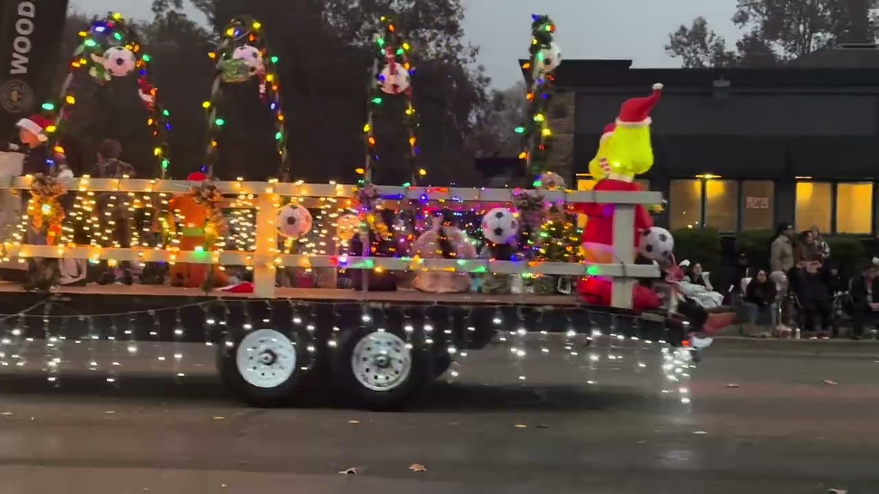 Christmas parade in Woodland CA 12/13/2025