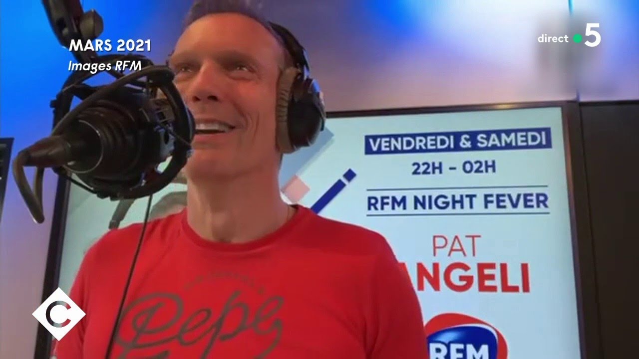 Pat Angeli, le roi du calage d'intro ! - C à Vous - 12/04/2021
