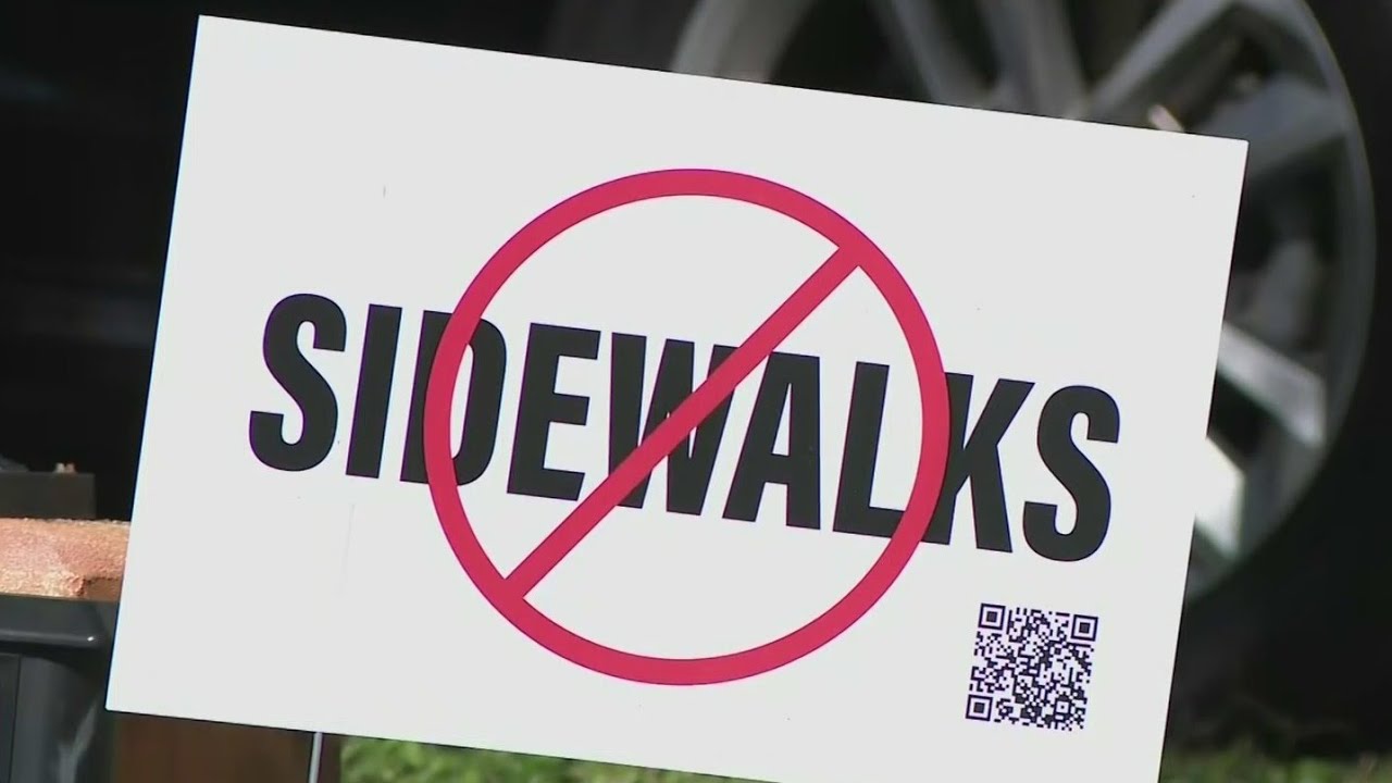 Oakland Park neighborhood against incoming sidewalks