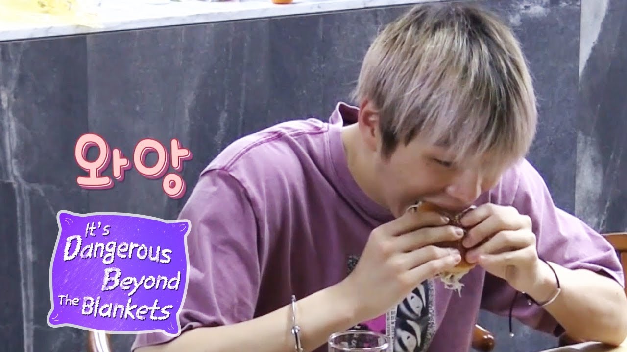 Kang Daniel Takes a Bite of the Burger Loco Made! [It’s Dangerous Beyond The Blankets Ep 4]