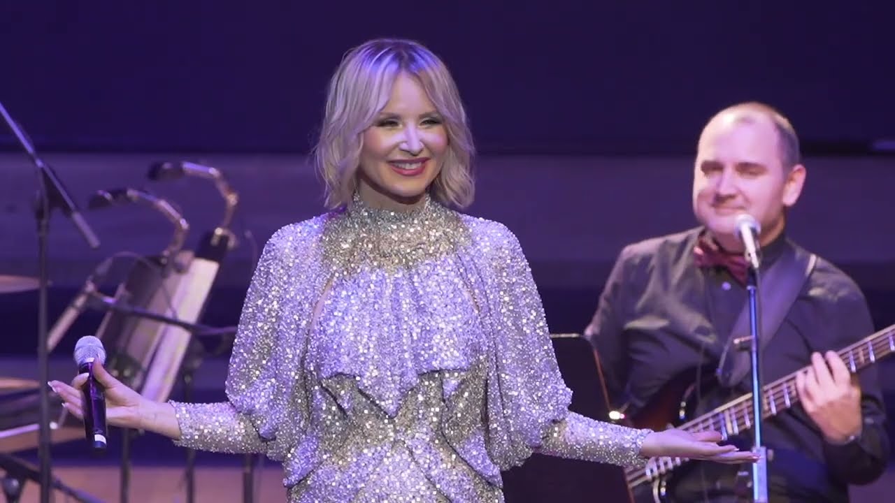 Danijela Martinović - Zovem te ja (Koncert OPEN HEART, Lisinski, 8.3.2023.)