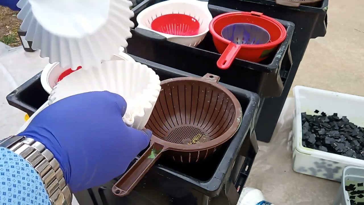 Filtering all SD card gold in black buckets