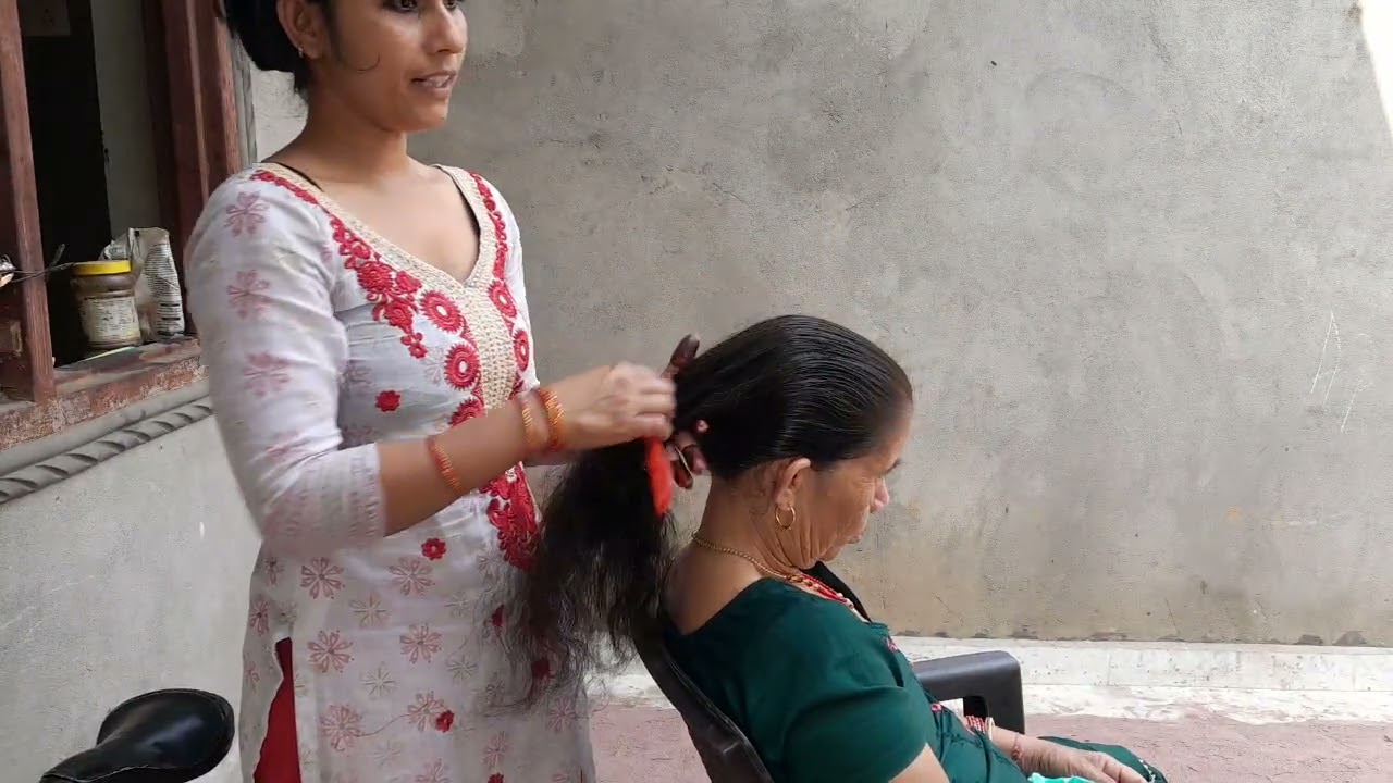 Mother havey nitpicking by pinki hair combing 