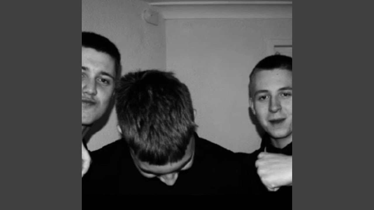 W PLECACH NÓŻ (feat. Millie)