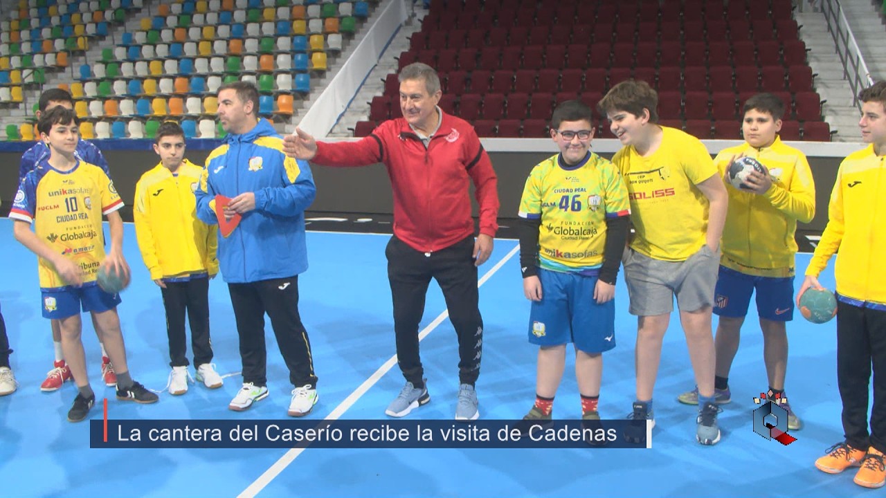 La cantera del BM Caserío recibe la visita del mítico entrenador Manolo Cadenas