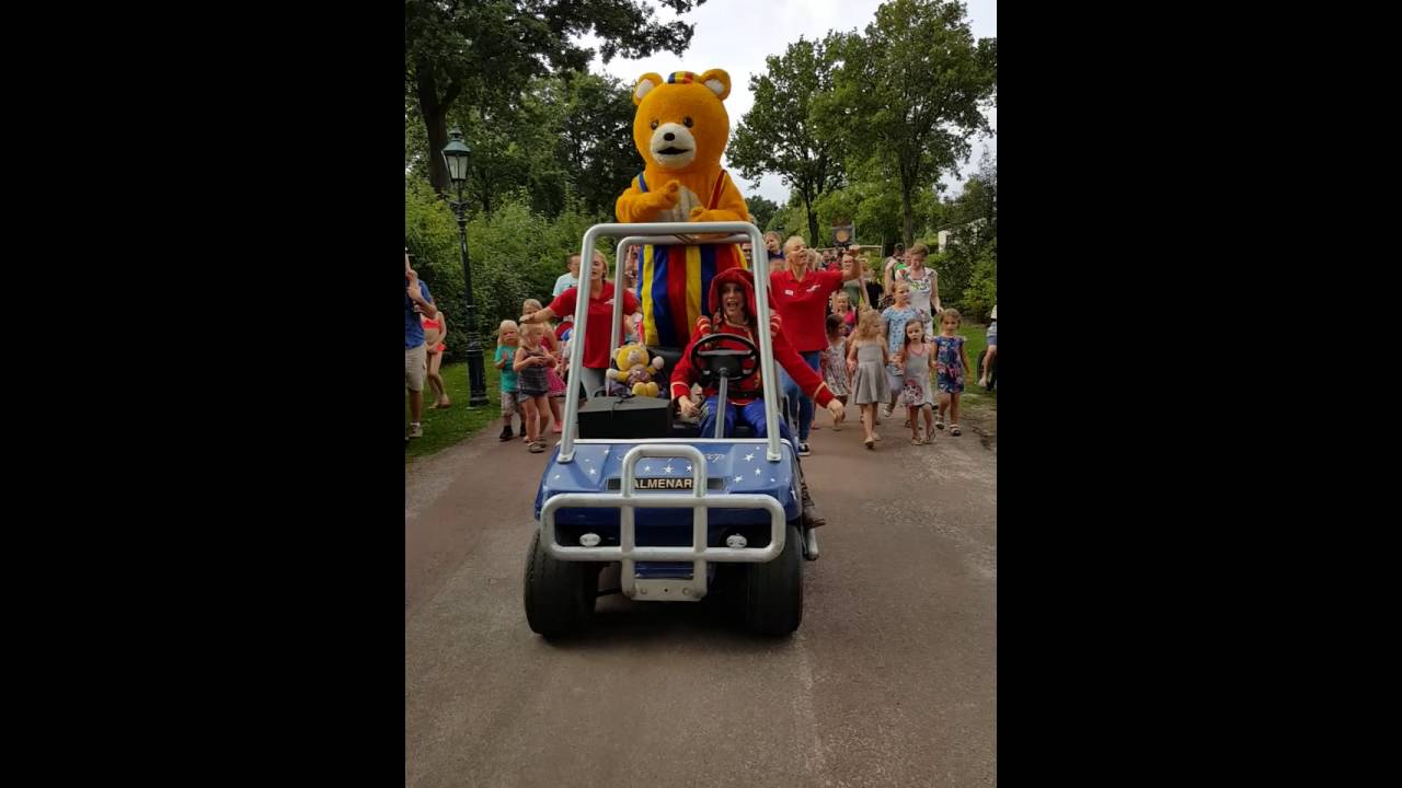 Ritje naar de show van de sprookjes camping in rheeze