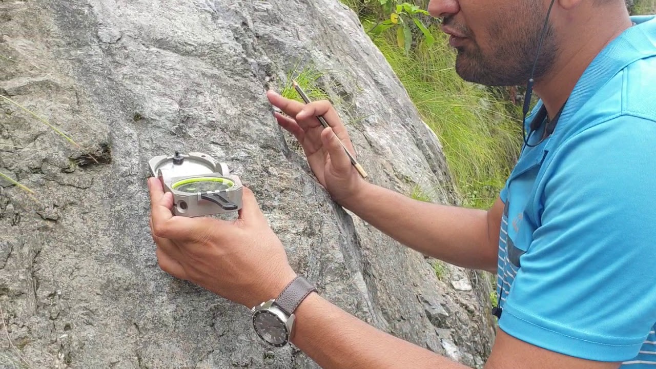 Lineation measurement and movement direction