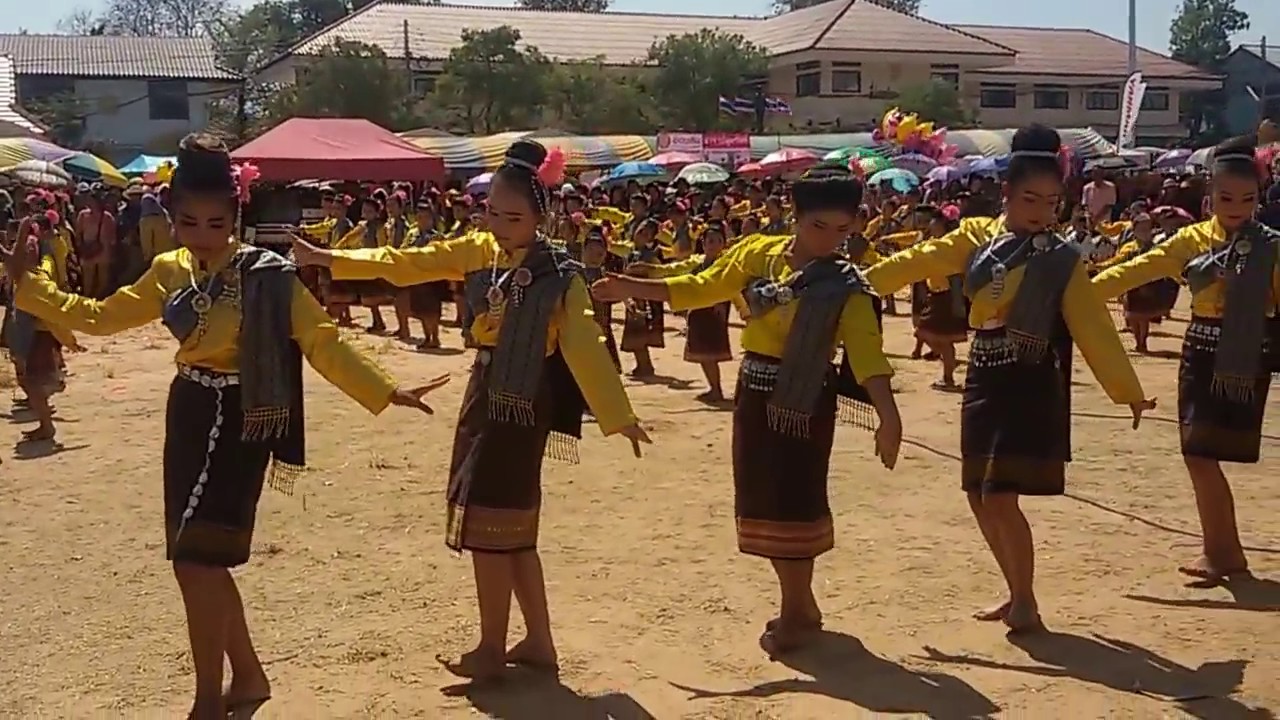 ฟ้อนบุญคูณลาน 2560