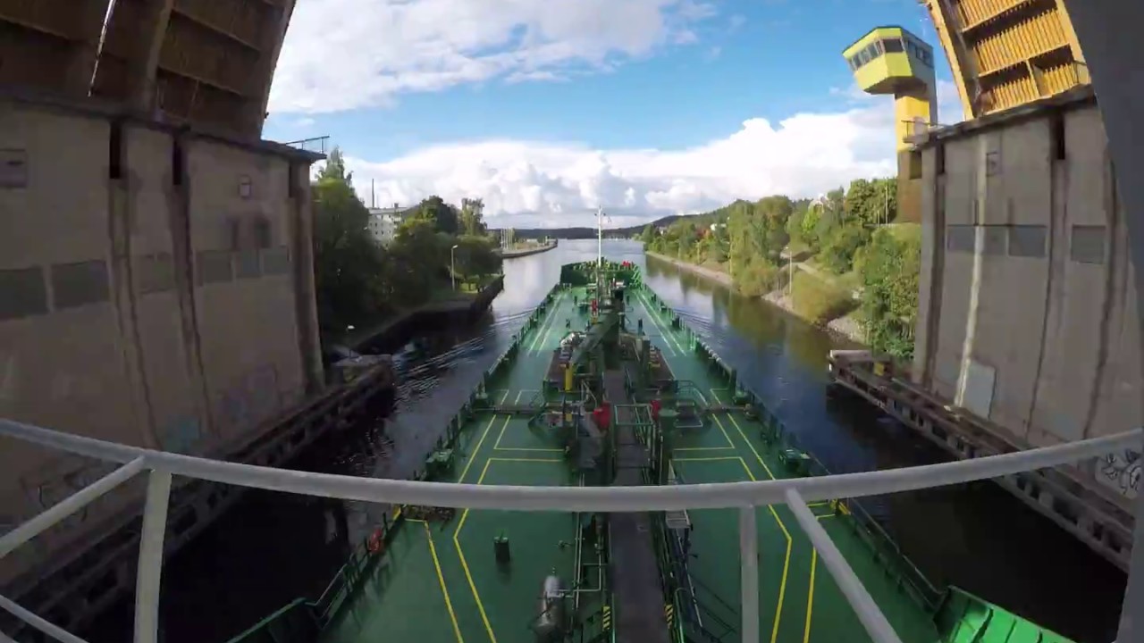 Tanker Thun Garland Pilotage to Port of Vasteras, Sweden - Timelapse