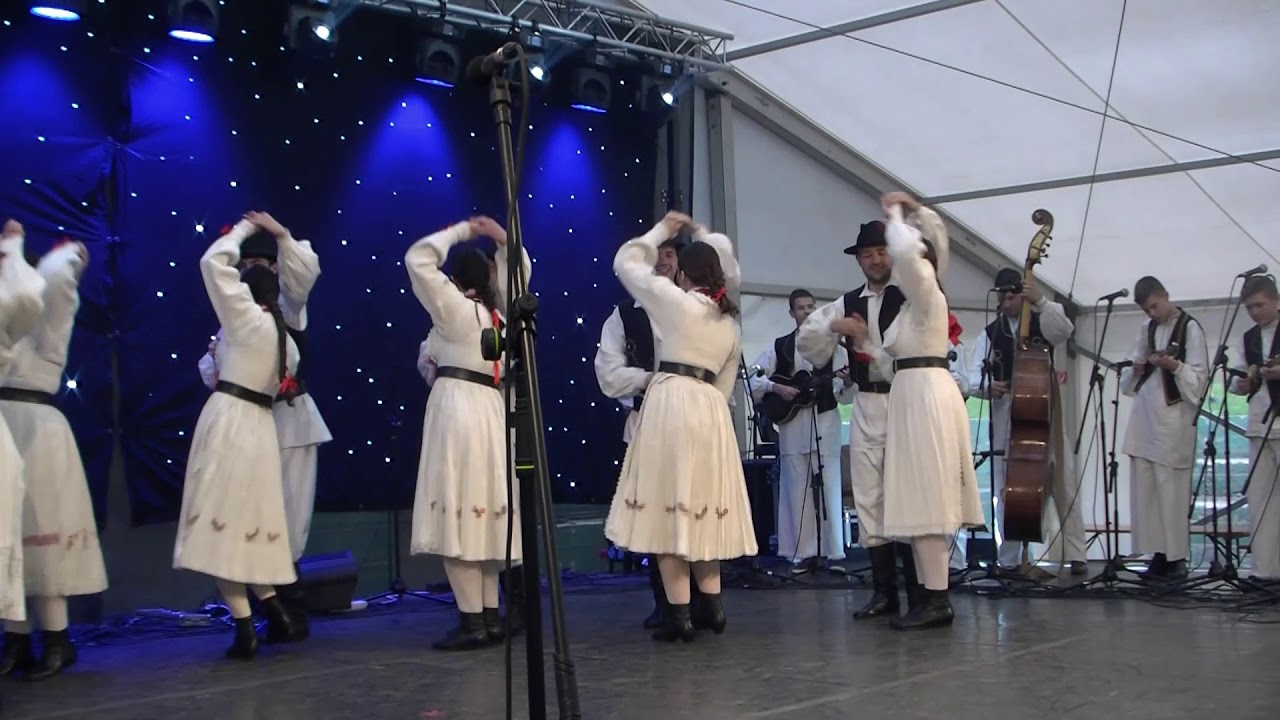Varaždinski Folklorni Ansambl , Varaždin  :  Igrajte na mužikaši   (Hr.Zagorje )