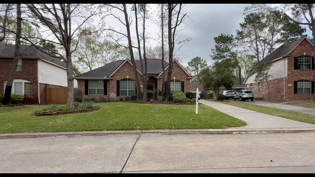 Maple Bend Drive, Kingwood, TX