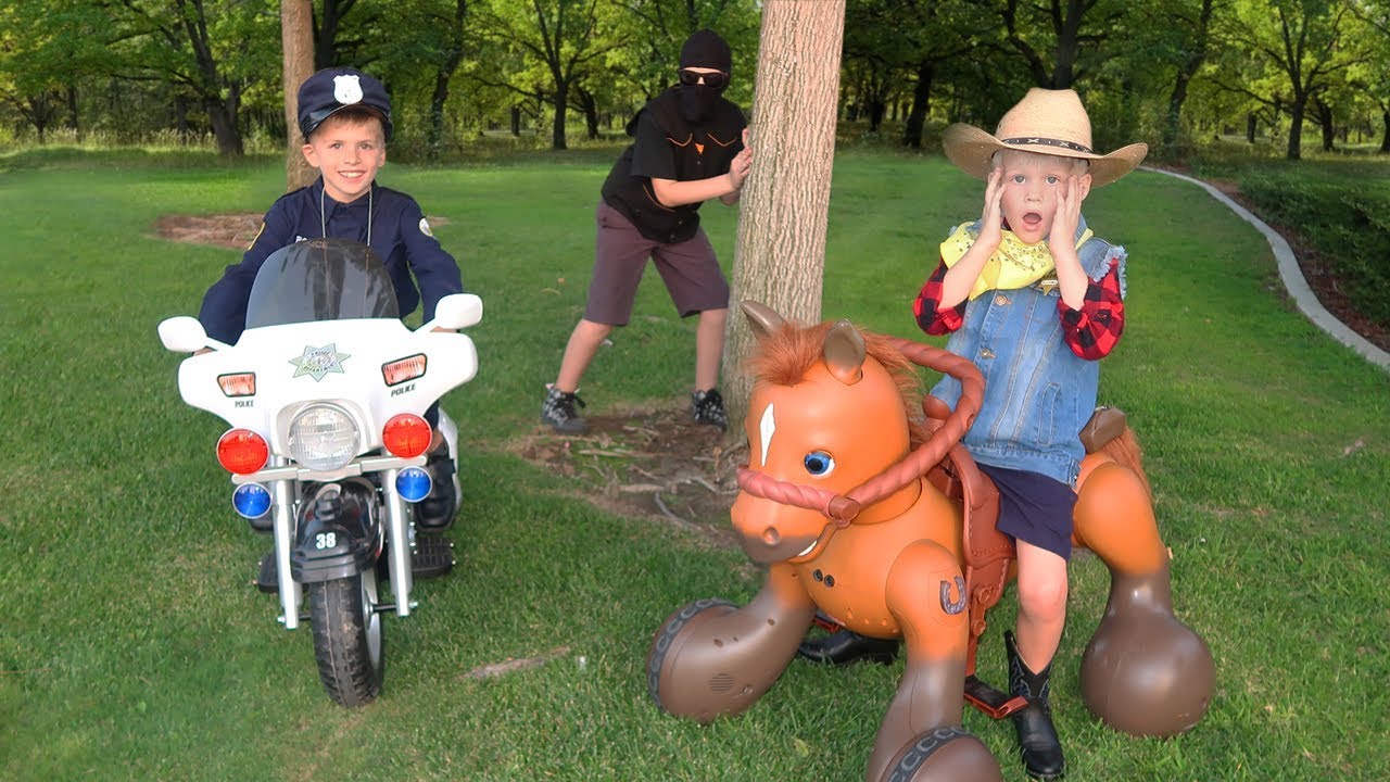 Robber Takes Our Money!! Kid Police Sheriff Saves the Day!