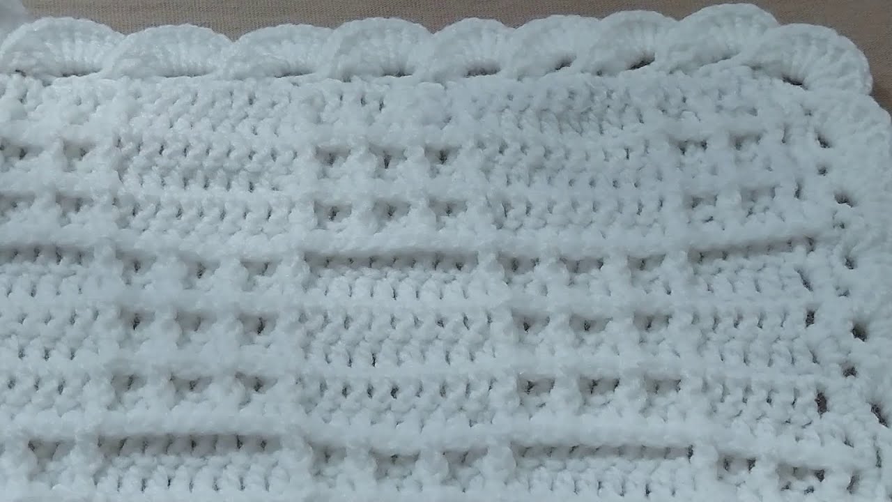 Comment tricoter une couverture bébé, un couvre-lit pour un lit bébé.