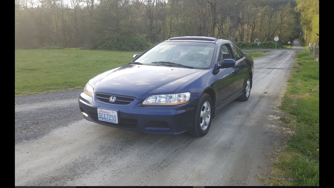 2001 Honda Accord Coupe 5-Speed Startup and Review