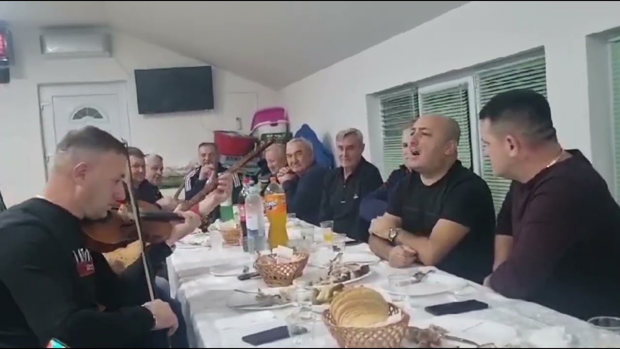 Bistri izvor - Kućo stara evo tvog vladara - (official video Music)