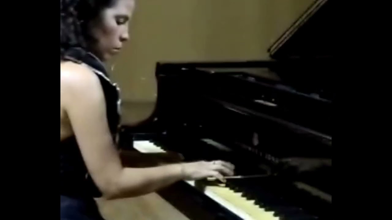 Vivendo sem Dor | Piano e composição: Helen Rodrigues