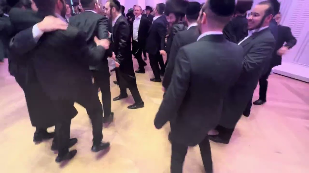 Yossi  shtendig on keys lipa fire 🔥 Shea second dance