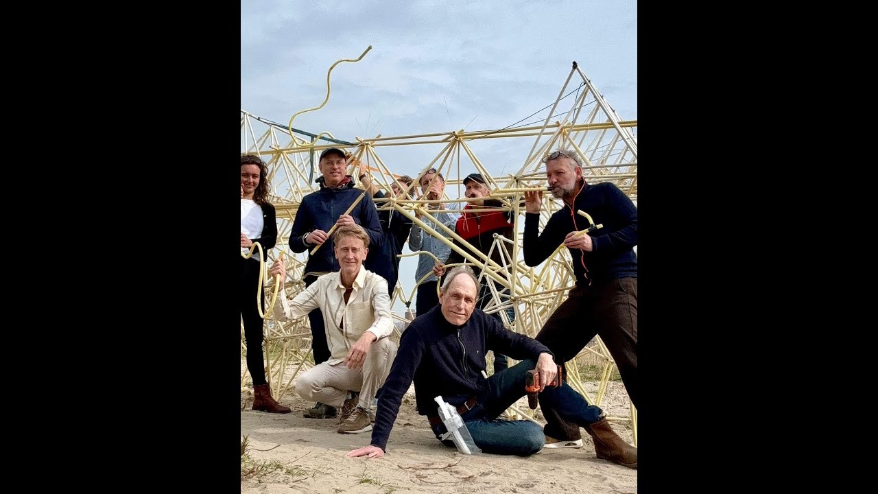 Strandbeest sings