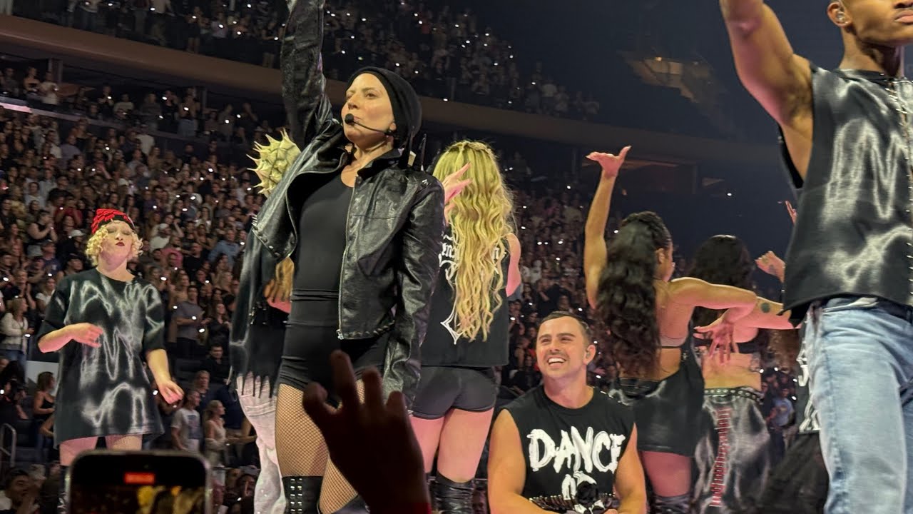 How bad do u want me live from mayhem valle tour lady gaga 4K New York 