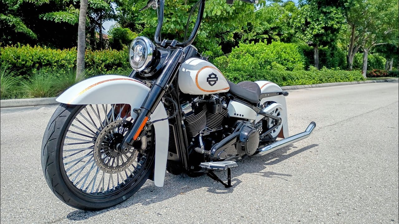 Sold! New Build 2018 MINT CONDITION Milwaukee 8 Heritage SoftTail 10kmiles Cholo Vicla Gold flakes