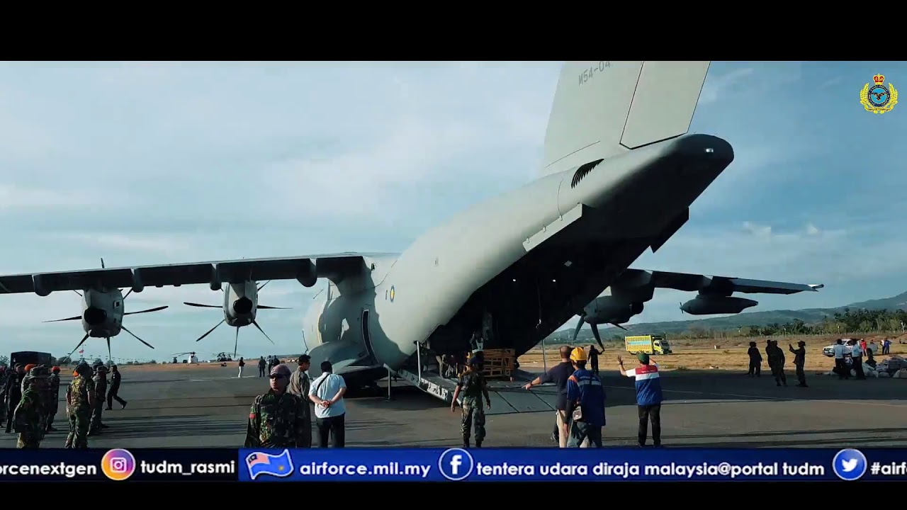 KEJAYAAN PESAWAT A400M TUDM MENDARAT DI LAPANGAN TERBANG MUTIARA SIS AL-JUFRI, PALU INDONESIA