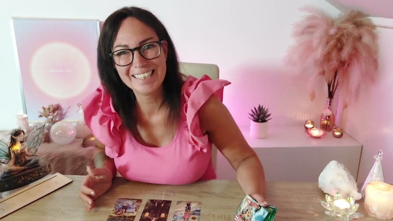 💞Liefdes Reading Collectief Hij is zich bewust van zijn ego gedrag..